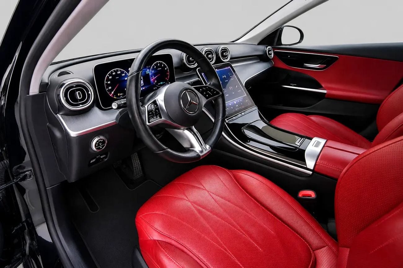 Mercedes Benz C300 STD (NON GCC) C300 German Specs
