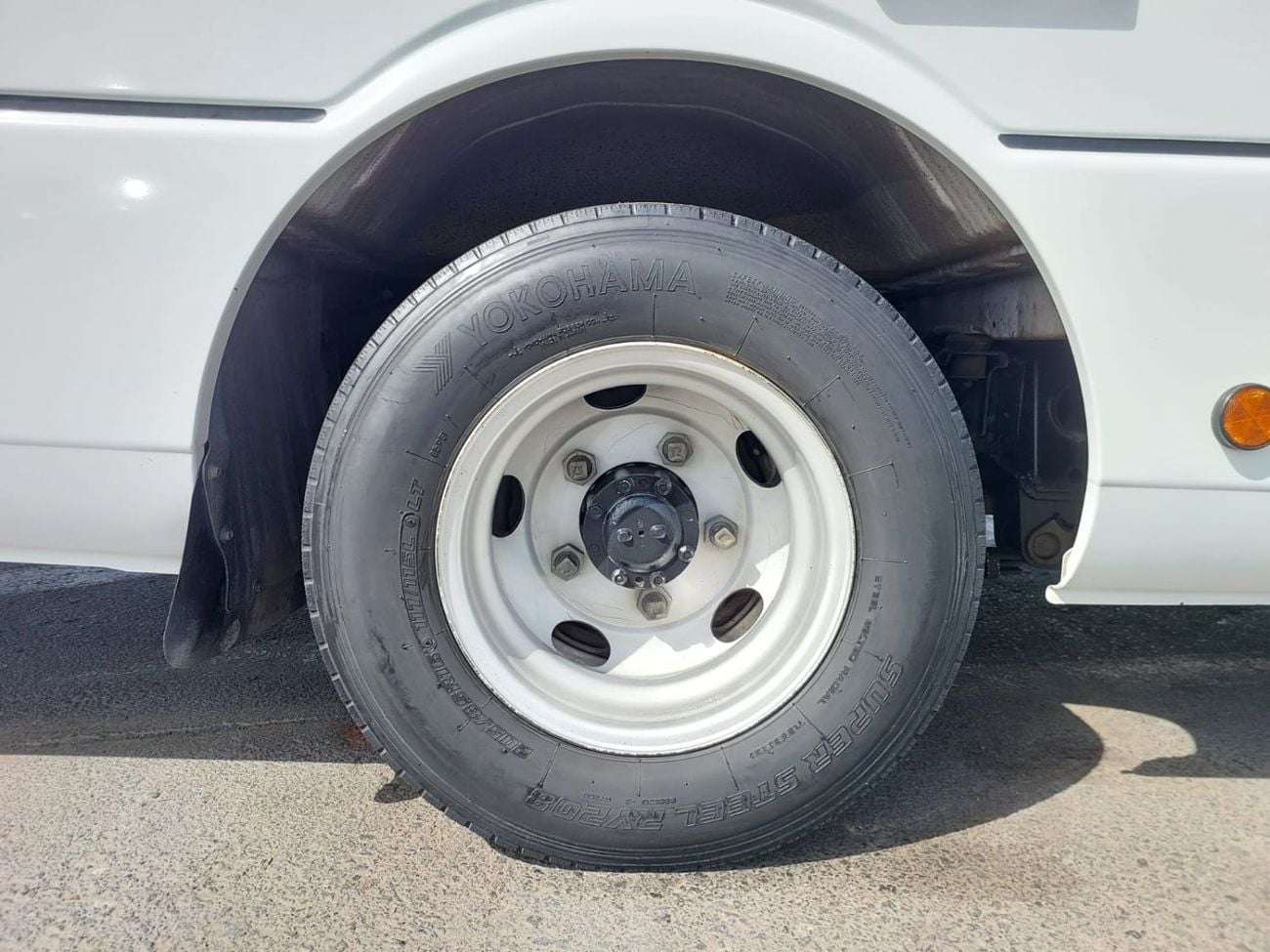 Mitsubishi Rosa MITSUBISHI ROSA BUS RHD 2015 MODEL 4.9 L DIESEL AUTOMATIC(PM30025)