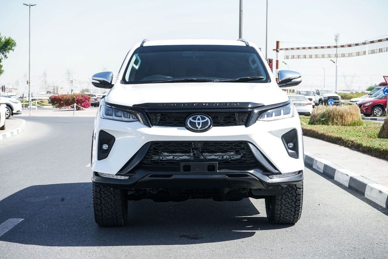 تويوتا فورتونر he 2018 Toyota Fortuner is a rugged, 7-seater mid-size SUV, often praised for its reliability and of