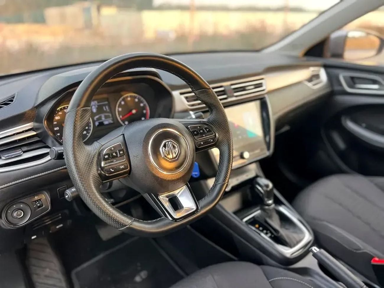 أم جي 5 LUX MG 5 2025 مواصفات خليجية