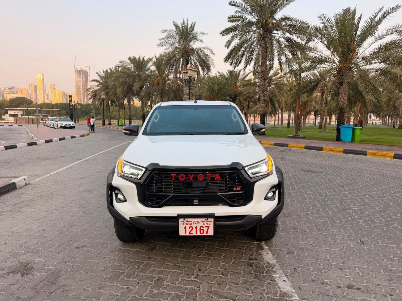 تويوتا هيلوكس SR With Upgrade GR Sport shape