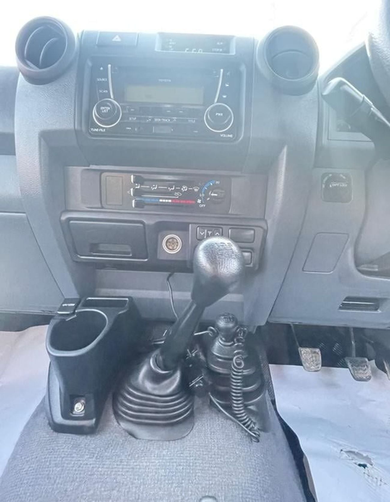 Toyota Land Cruiser Pick Up DIESEL 4.5 LITER ,RIGHT HAND DRIVE ,ONLY FOR EXPORT AVAILABLE