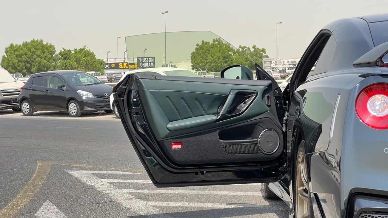 Nissan GTR Premium Edition 3.8L