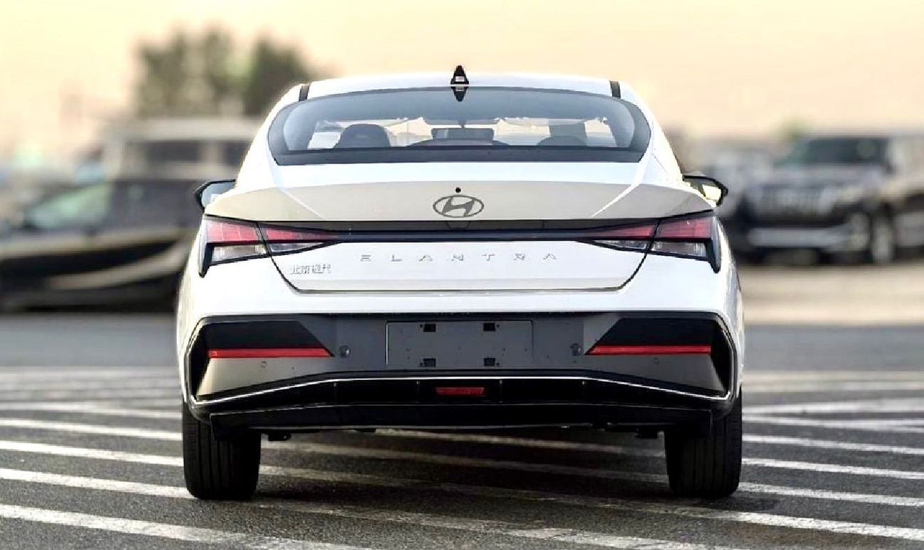 Hyundai Elantra ELITE | 1.5L PETROL | SUNROOF WITH LEATHER | CHINESE SPECS