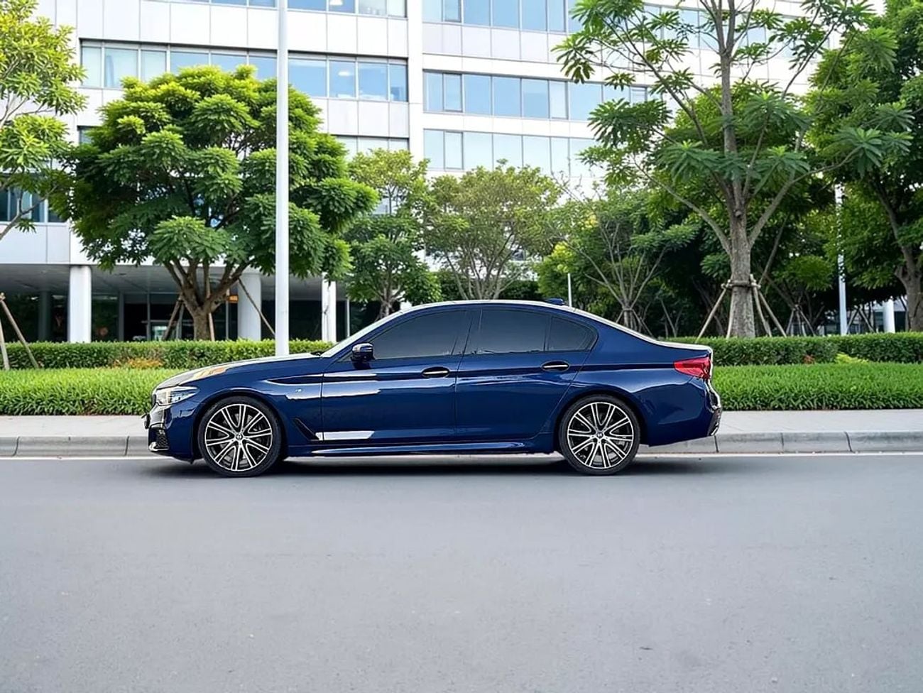 بي أم دبليو 540i 2,613 P.M | 540 M-KIT | 3.0L V6 | GCC | | LOW MILAGE Original paint