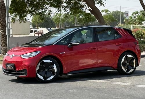 Volkswagen ID.3/Life TECH (NON GCC) VOLKSWAGEN ID3 VERY AMAZING COLOUR