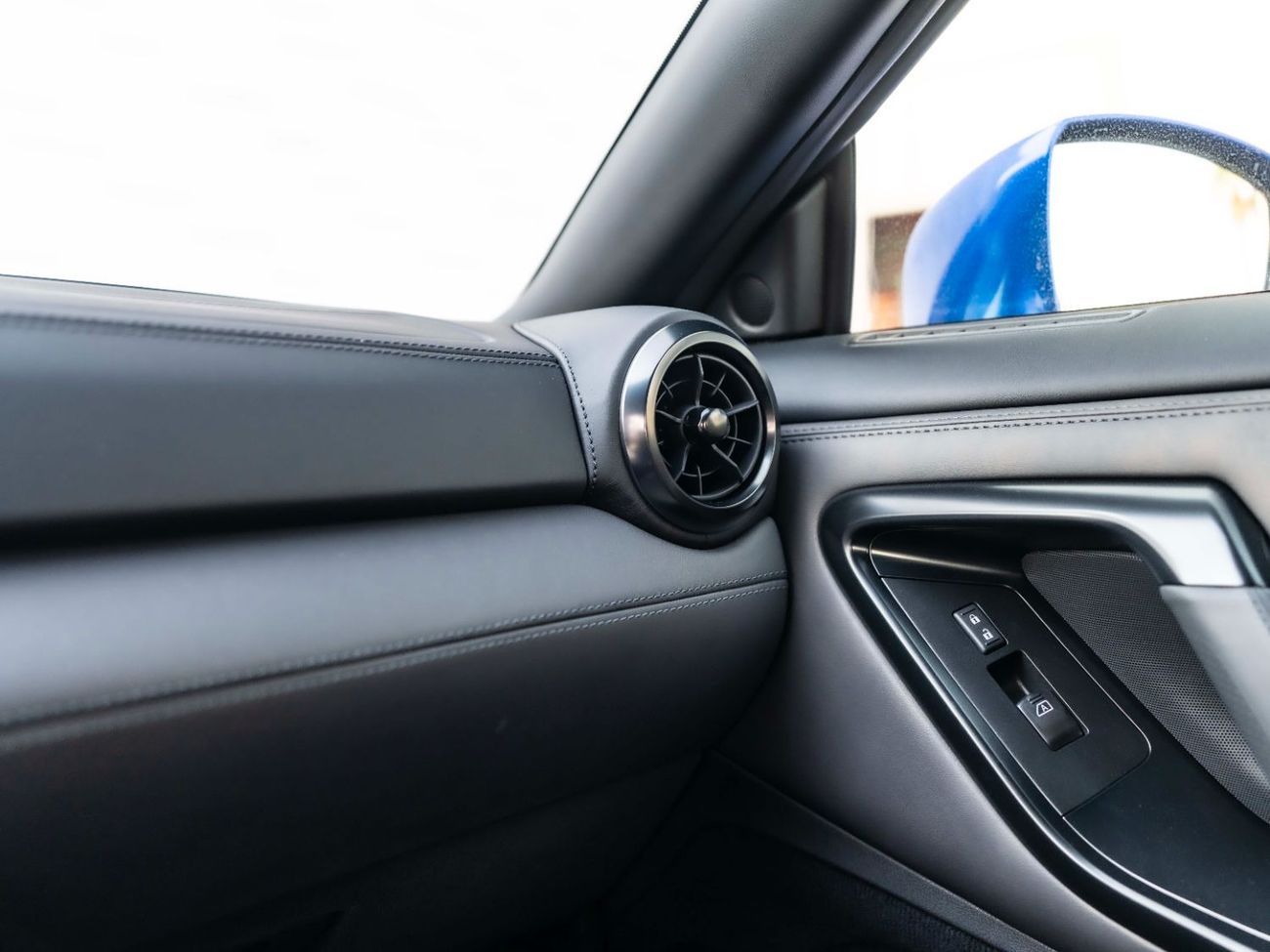 نيسان جي تي ار Premium 3.8L (2 Seater)