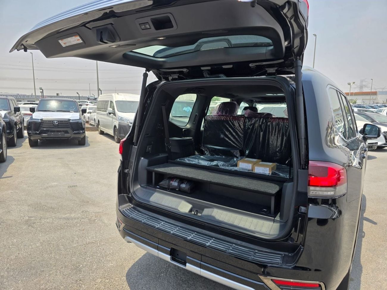 تويوتا لاند كروزر 3.5L HYBRID VXR 7 Seater Full Option