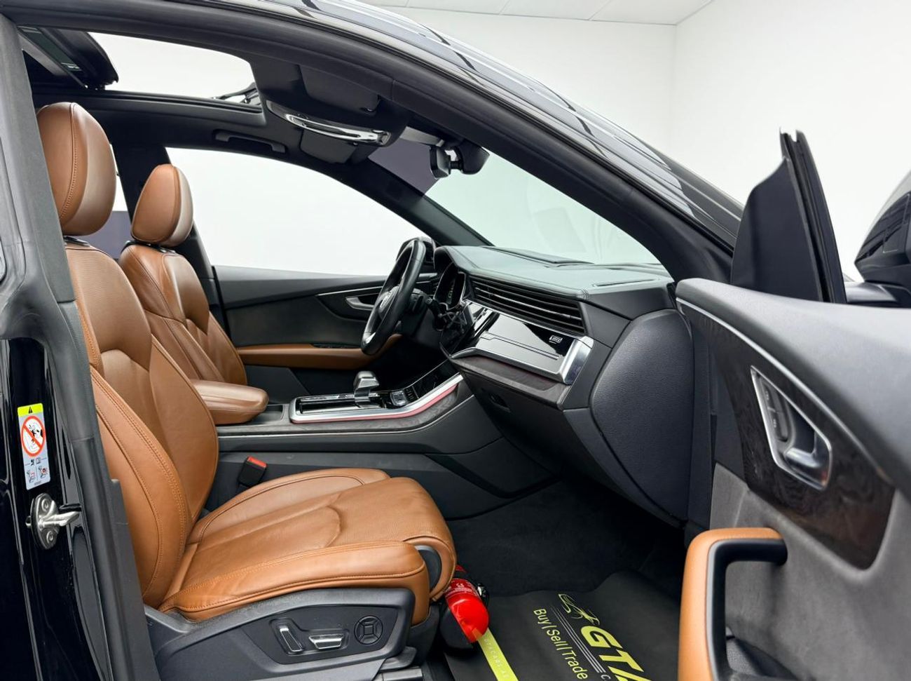 أودي Q8 55 TFSI S-LINE 2019 Audi Q8 55 TFSI quattro, Warranty, Service History, GCC.