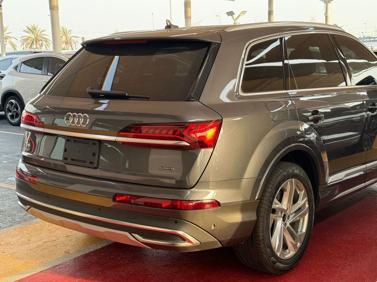 Audi Q7 AUDI Q7 - WITH NUMBER PLAT IN DUBAI