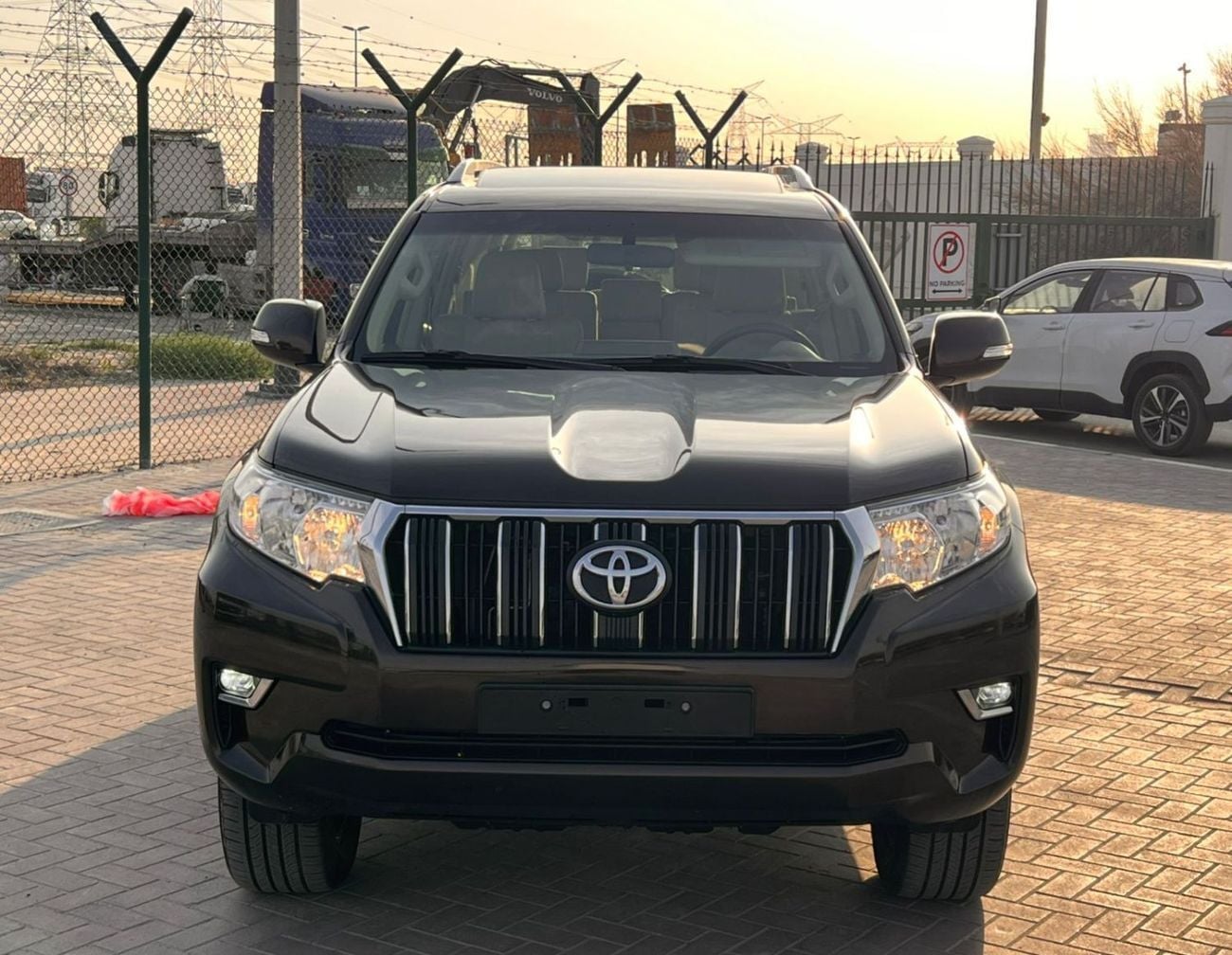 Toyota Prado  2022 Toyota Prado Full Option 4.0L V6 - AWD 4x4 - GCC- Electric Seat - Rear CAM & Sensors - Cool