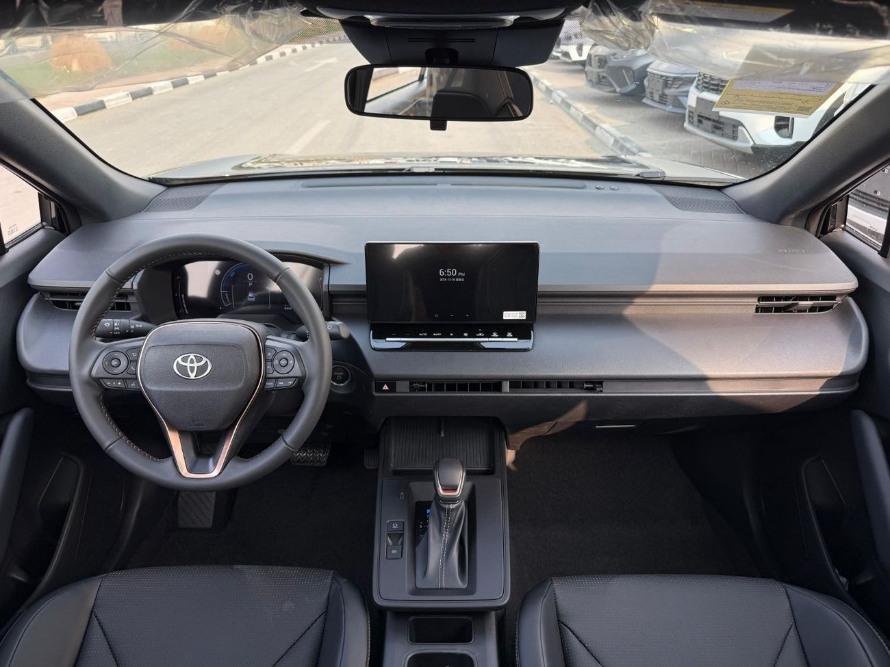 تويوتا كورولا كروس Facelift 2.0L HEV 2025 Model Export Price @ 73,500 AED