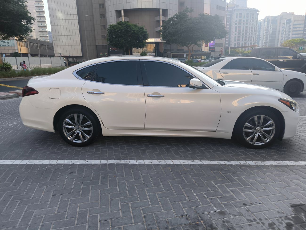 إنفينيتي Q70 Luxury 3.7L