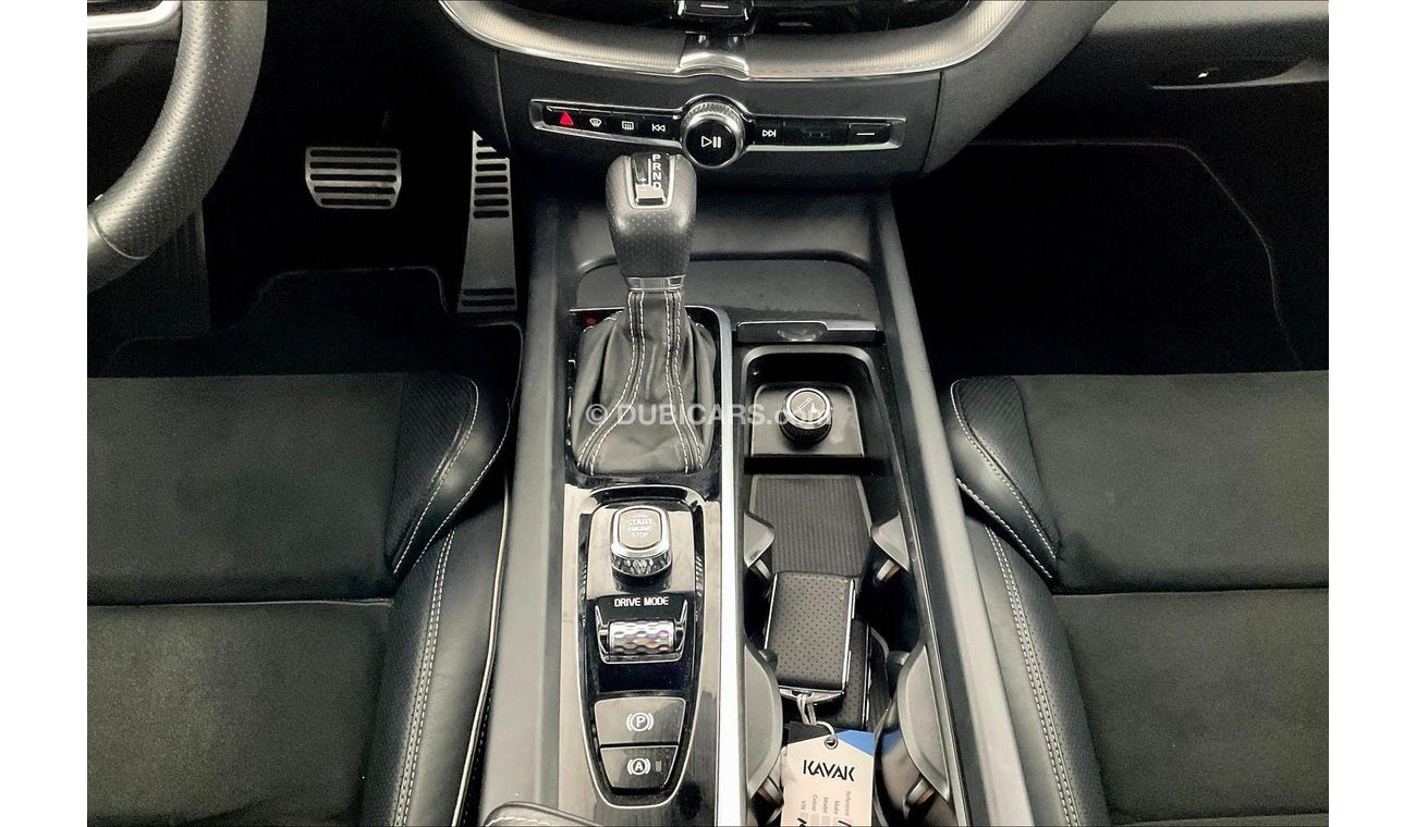 فولفو XC 60 T6 R Design