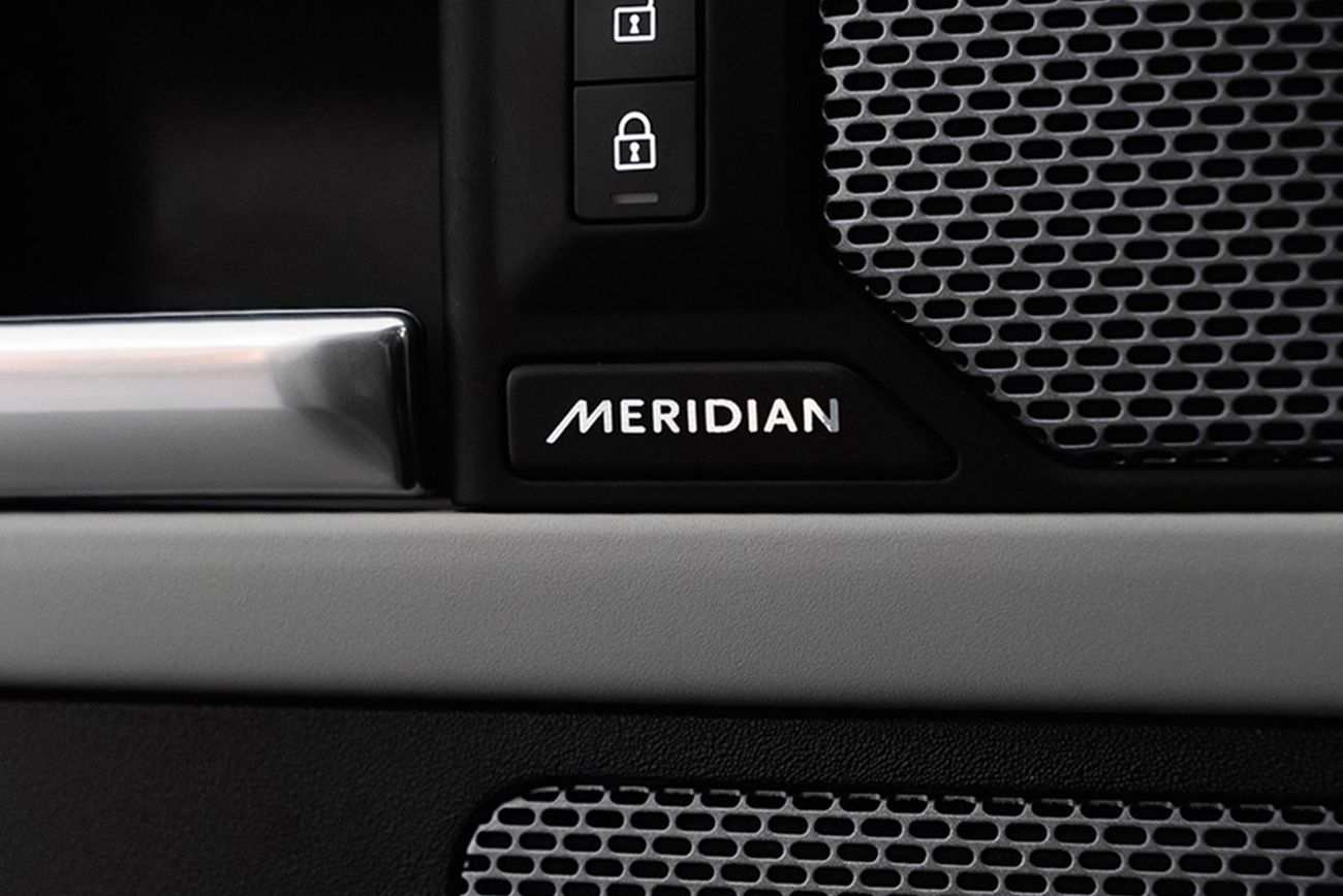 Land Rover Defender P400 110 HSE 3.0L (5 Seater)