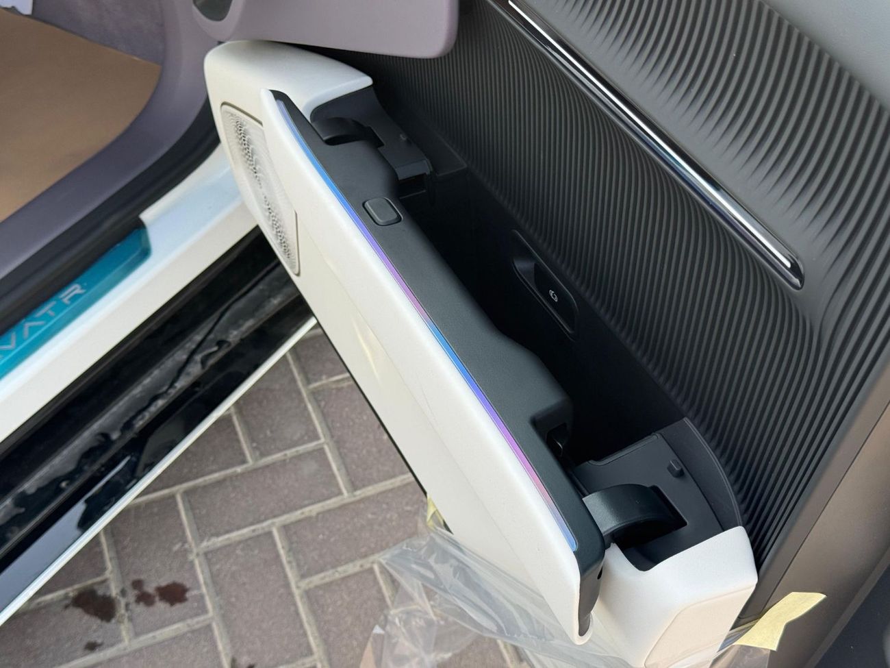 أفاتر 12 Performance AWD