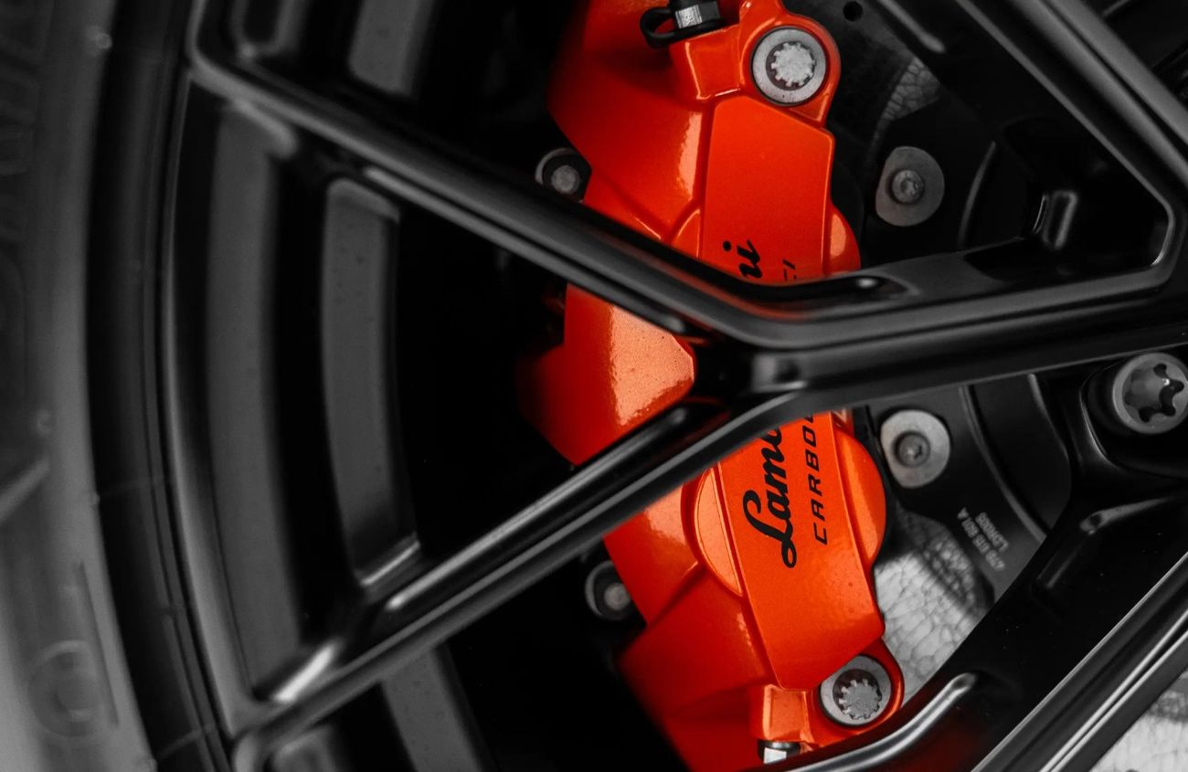 لامبورغيني ريفويلتو 6.5L V12 Naturally Aspirated Engine + eMotor | Warranty