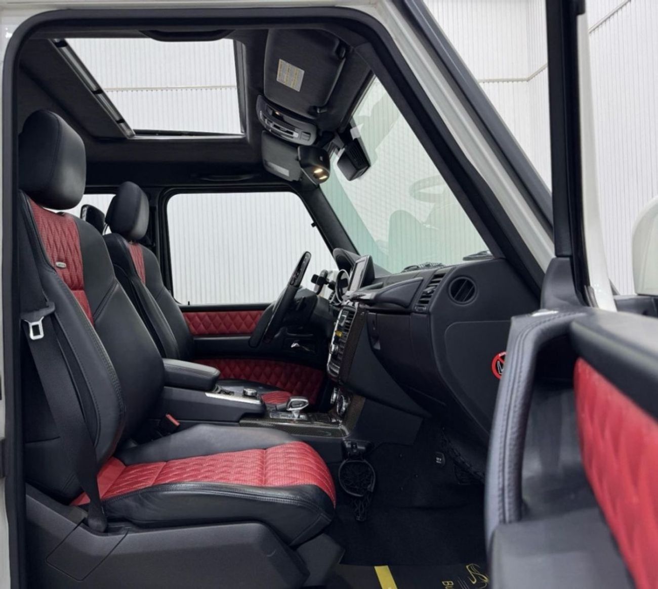 مرسيدس بنز G 63 AMG Std 5.5L 2014 Mercedes Benz G63 AMG, Service History, Carbon Fiber Package, Low Kms, GCC