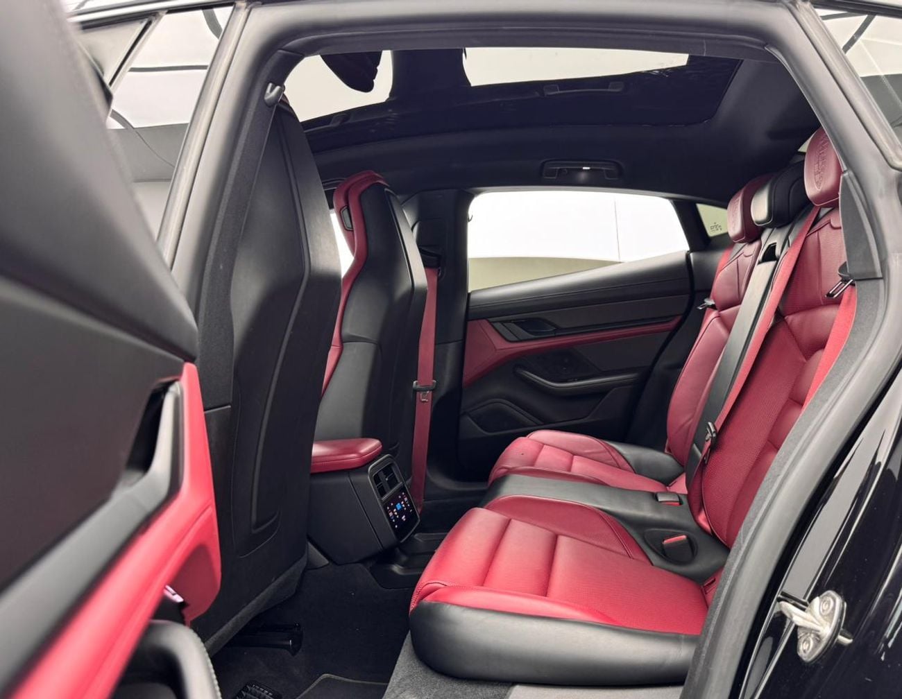 بورش تايكان Base 2024 Porsche Taycan, December / 2026 Porsche Warranty, Porsche Service History, GCC