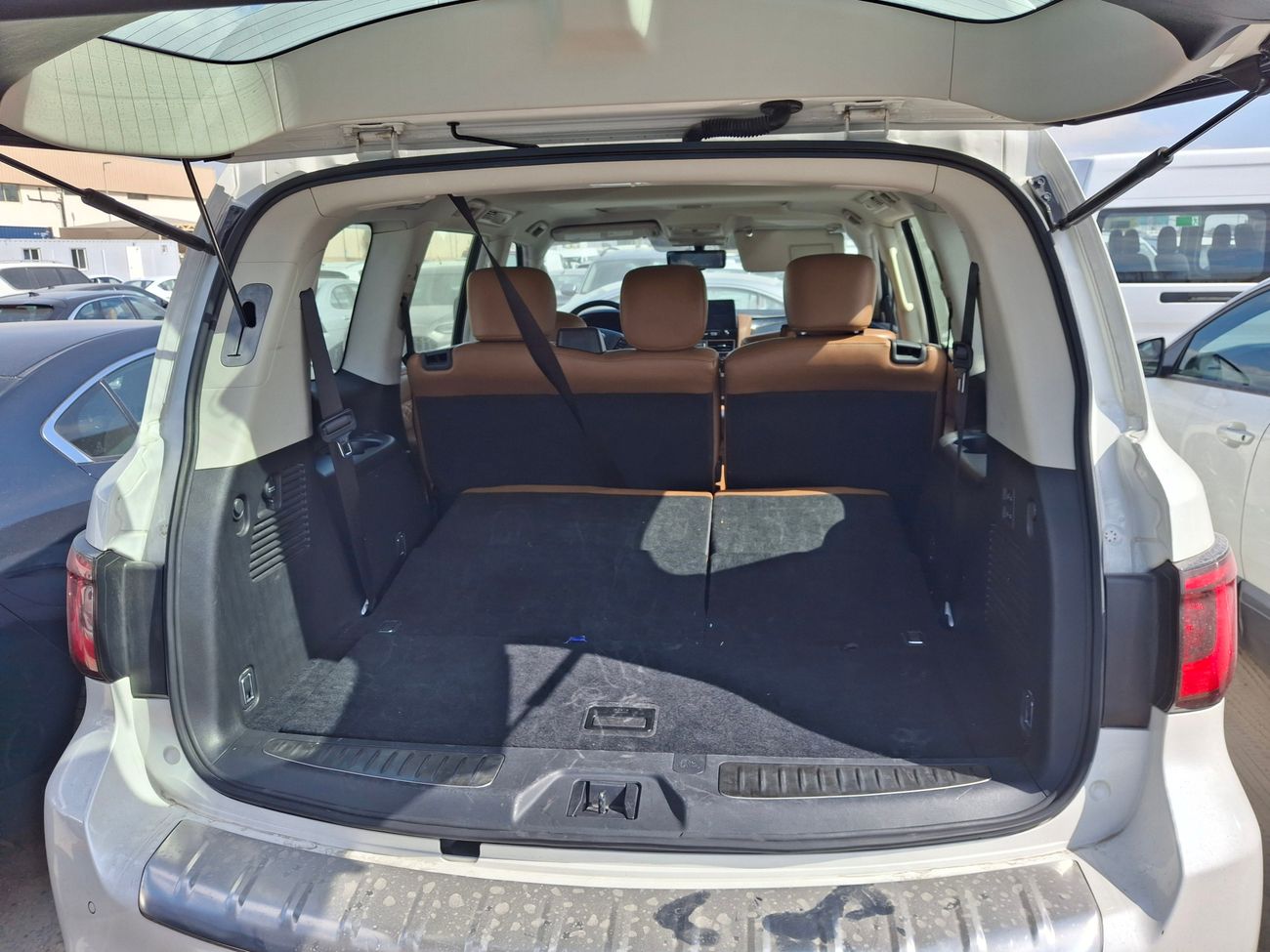 Infiniti QX80 Luxe 7st 5.6L LUXE 5.6 | Zero Down Payment | Home Test Drive