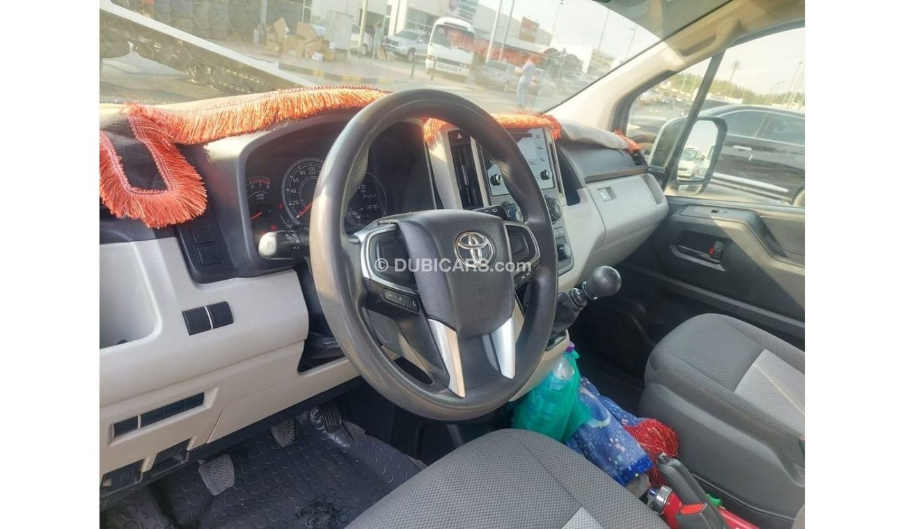 تويوتا هاياس 3.5L HIGH ROOF PETROL 13 SEATER MANUAL TRANSMISSION