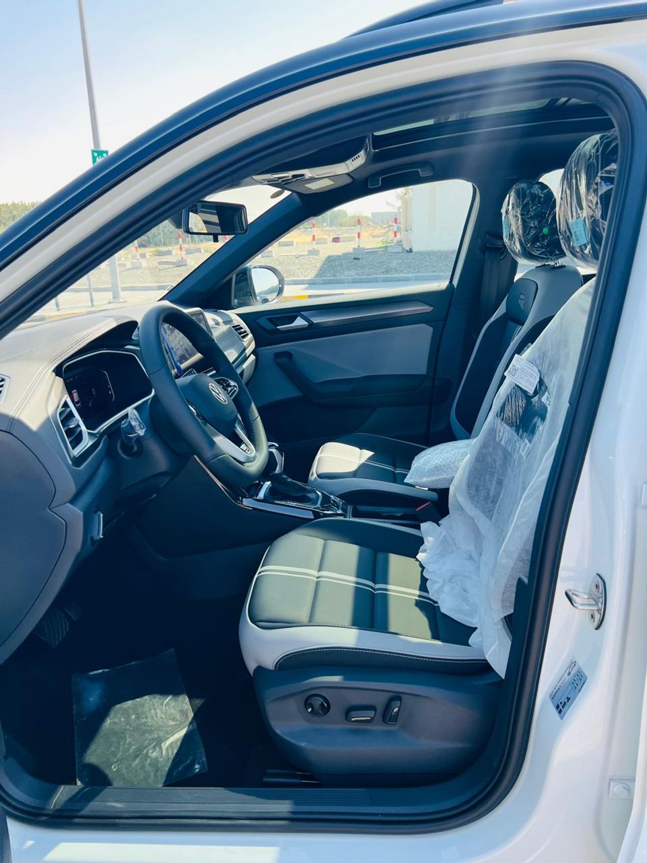 فولكس واجن T ROC 1.4L TSI R-Line