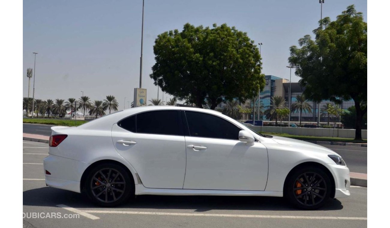 Lexus IS300 GCC Full Option in Perfect Condition