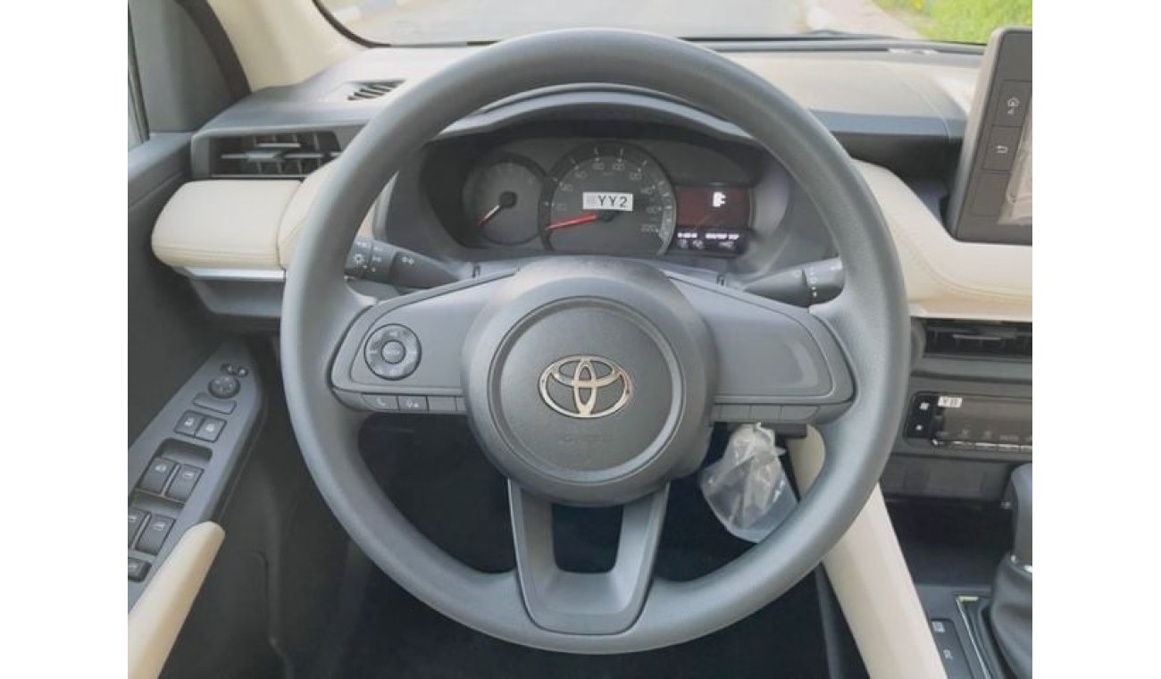 تويوتا يارس Toyota Yaris 1.5L Sedan Mid option Automatic (2023 Model)
