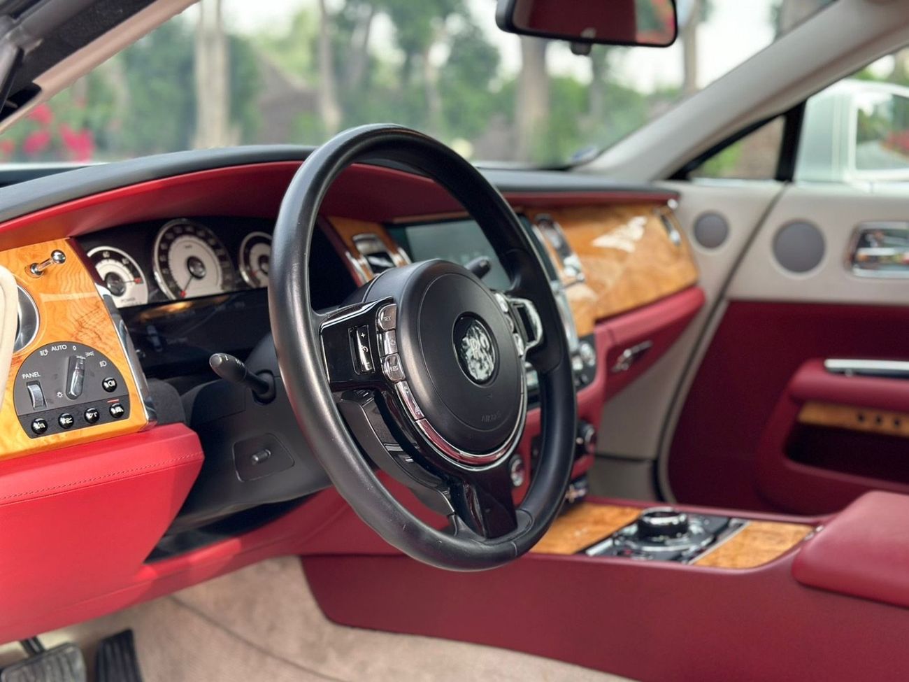 Rolls-Royce Wraith 2015 Rolls Royce Wraith | GCC Specs | 6.6L V12 | 624 HP | 66k KM | WHITE/RED | Starlight Headliner |