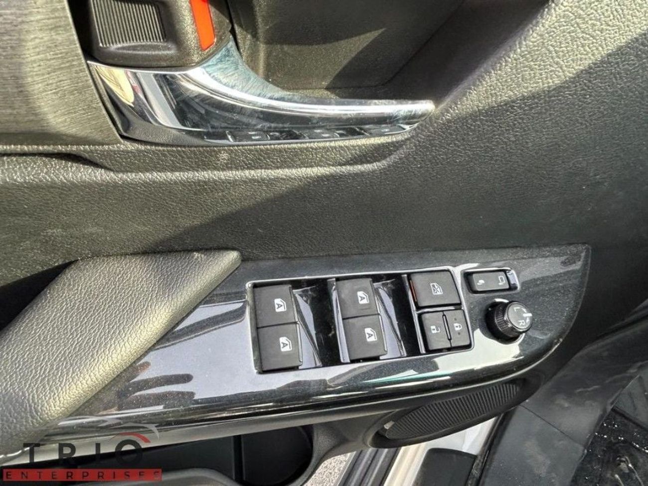 Toyota Hilux TOYOTA HILUX ADVENTURE - 4.0L - PETROL - AT - 2025MY ( OMAN SPEC )