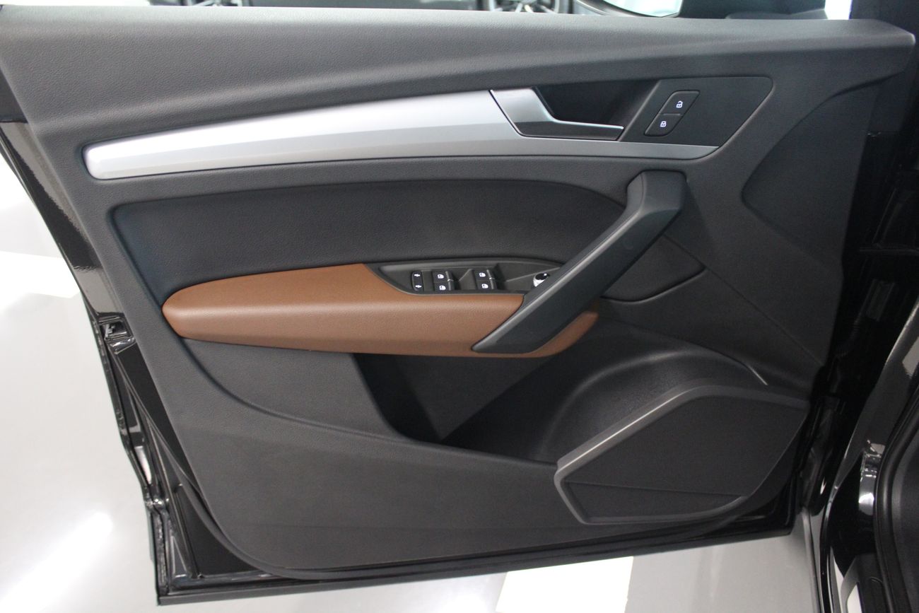 أودي Q5 Q5 45 TFSI quattro 252hp