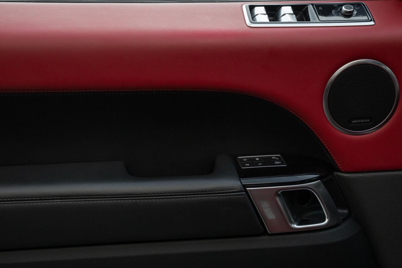 لاند روفر رينج روفر سبورت Range Rover Sport HSE | 3,525 P.M | 0% Downpayment | HSE | Low KM | Pristine!