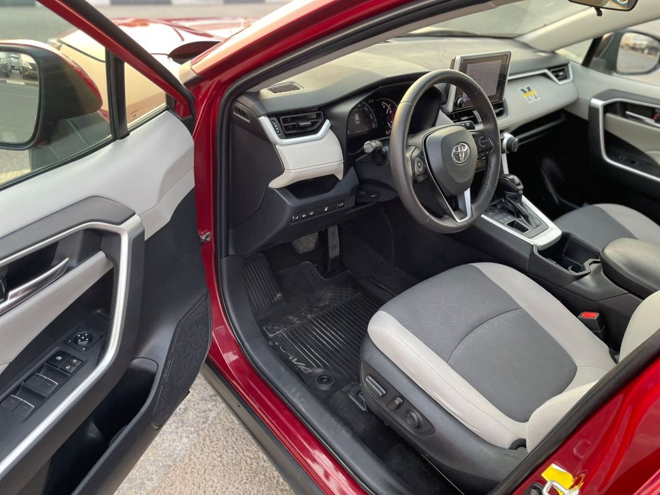 Toyota RAV4 2023 Toyota RAV4 XLE Premium+ 2.5L – Full Option, 4x4 AWD