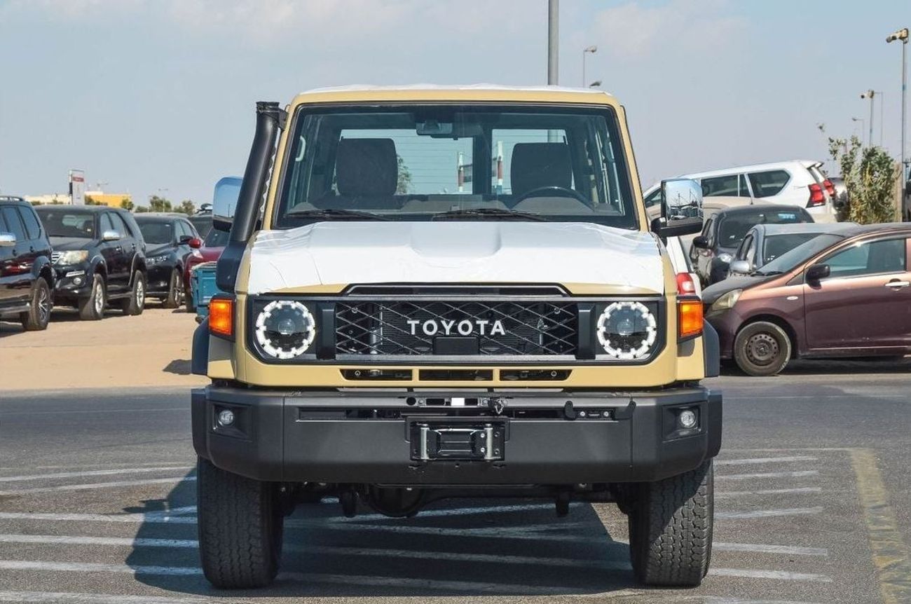 Toyota Land Cruiser 70 TOYOTA LAND CRUISER 76 4.0L V6 4WD 5DOOR SUV 2025