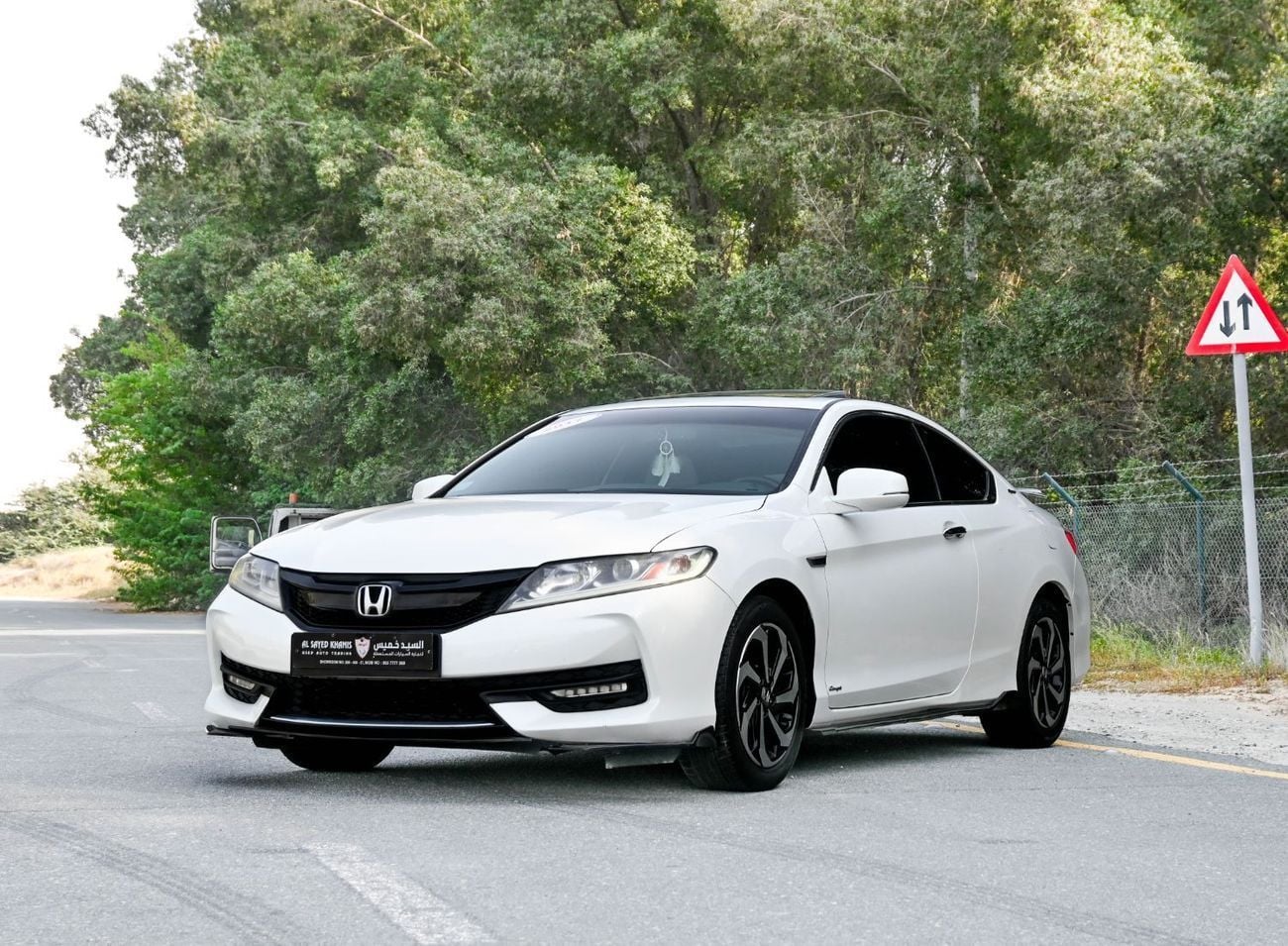 هوندا أكورد كوبيه Honda Accord Coupe Sport 2017 -V4 GCC  accident-free Excellent Condition