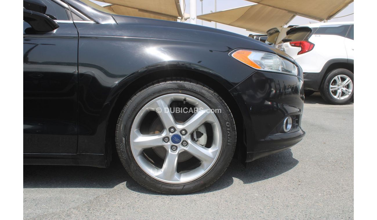 Ford Fusion SEL ACCIDENTS FREE- ORIGINAL PAINT - GCC - SUNROOF - CAR IS IN PERFECT CONDITION INSIDE OUT - GCC