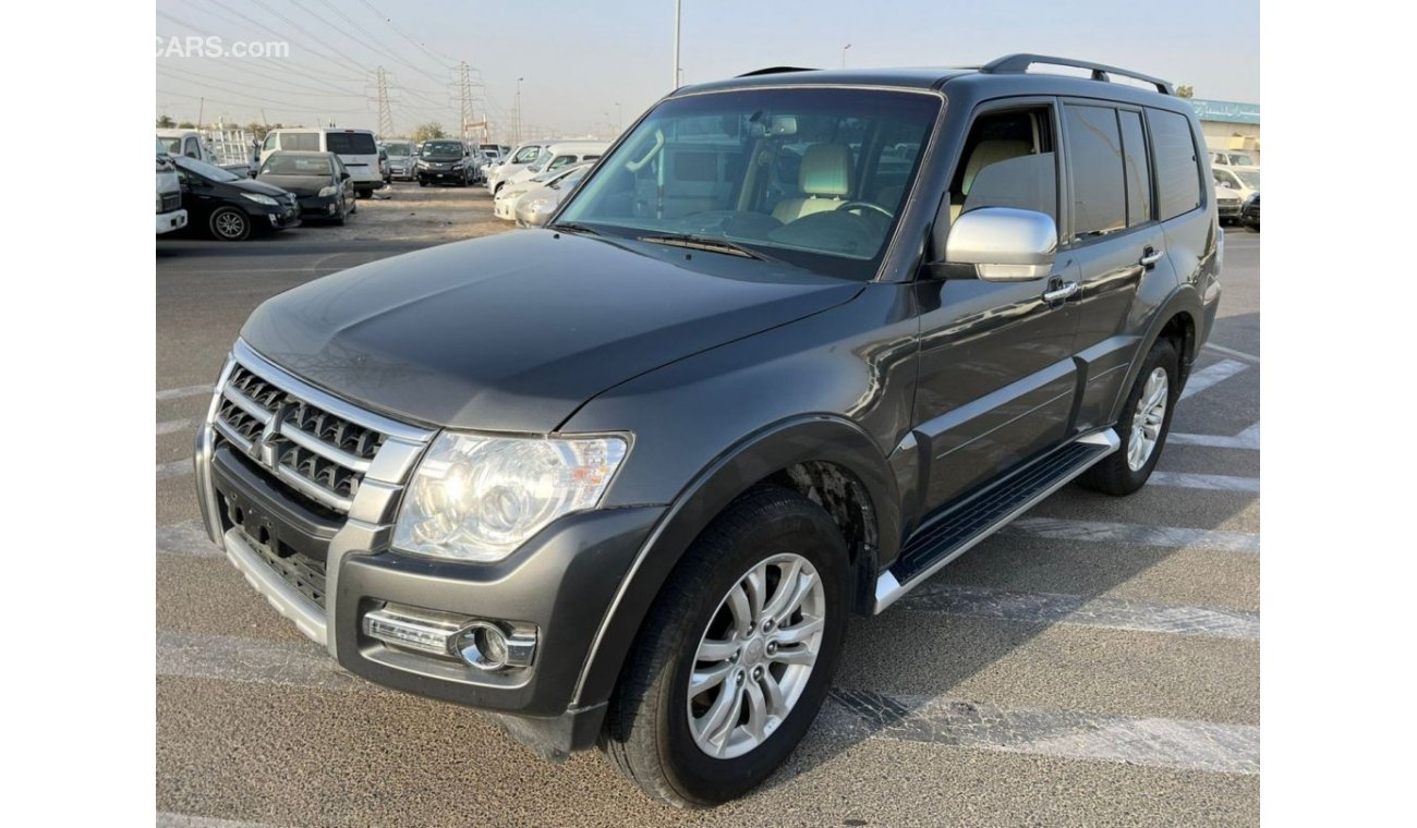 ميتسوبيشي باجيرو 2019 Mitsubishi Pajero GLS 3.8L V6 Sunroof 4X4 Full Option / EXPORT ONLY