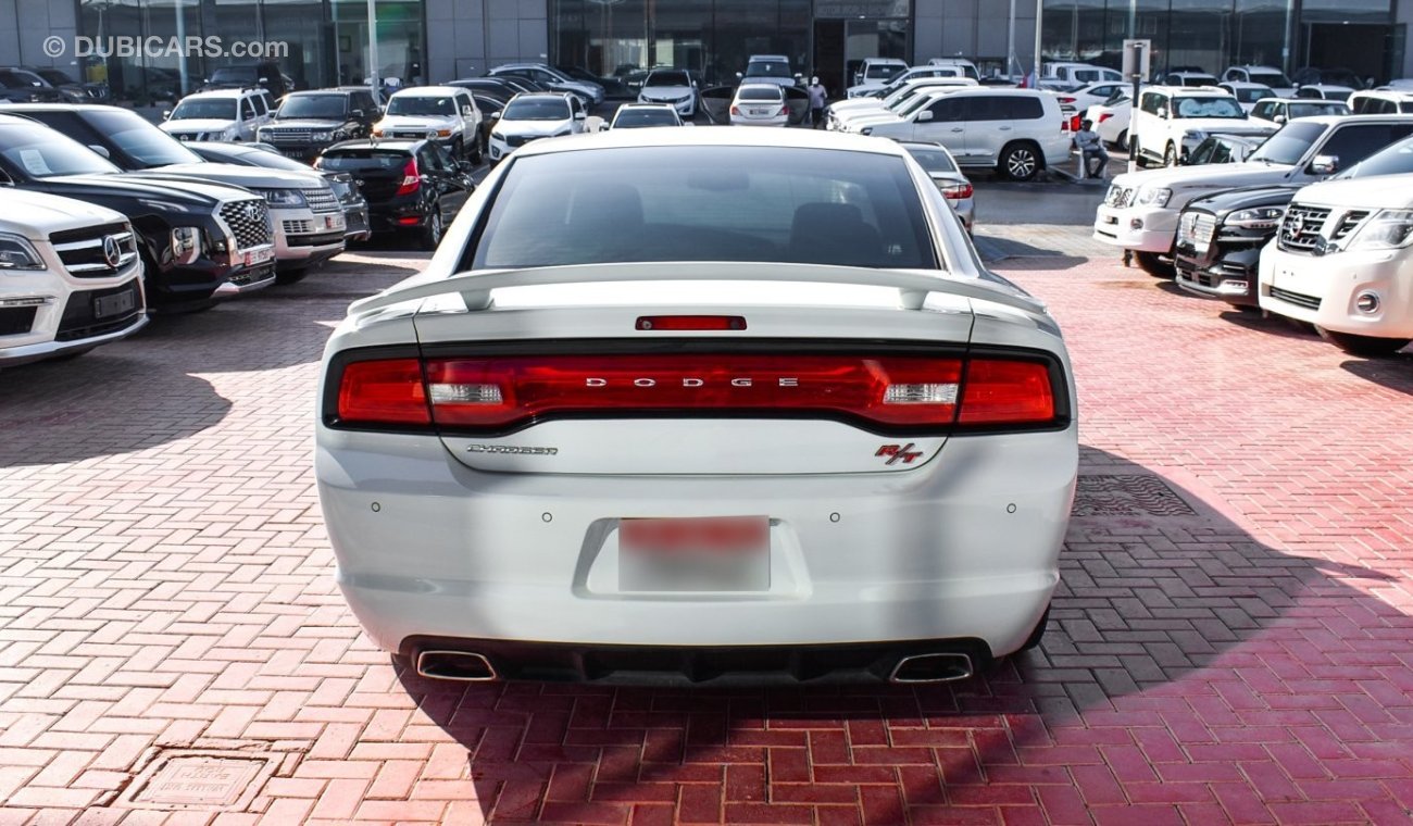 Dodge Charger RT HEMi 5.7 L