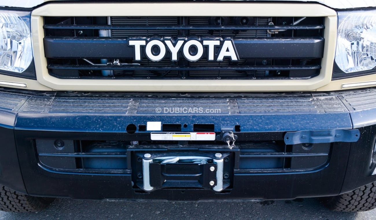Toyota Land Cruiser Pick Up 4.0L V6 Petrol Single Cabin  with Difflock
