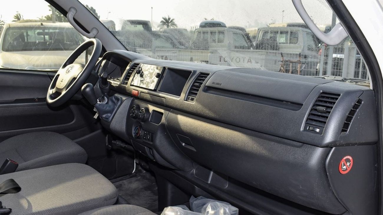 تويوتا هاياس Toyota Hiace 2.7L High Roof  Model 2025