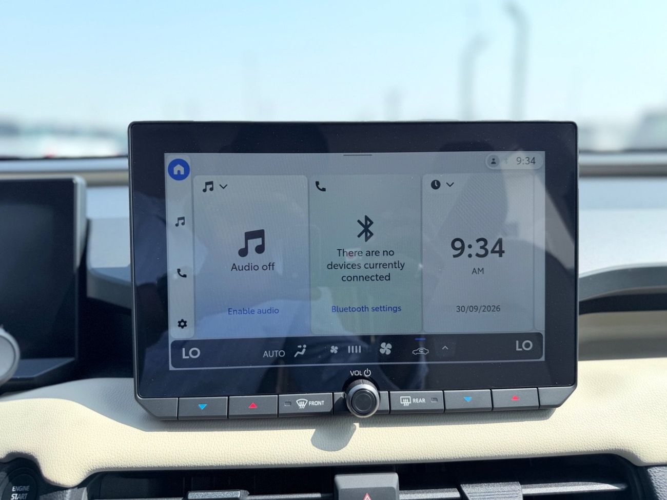 تويوتا راف ٤ XLE * الموديل: تويوتا RAV4 2026 * المحرك: 2.0 لتر بنزين * نوع الوقود: بنزين - يورو 4 * نظام الدفع: دفع ر