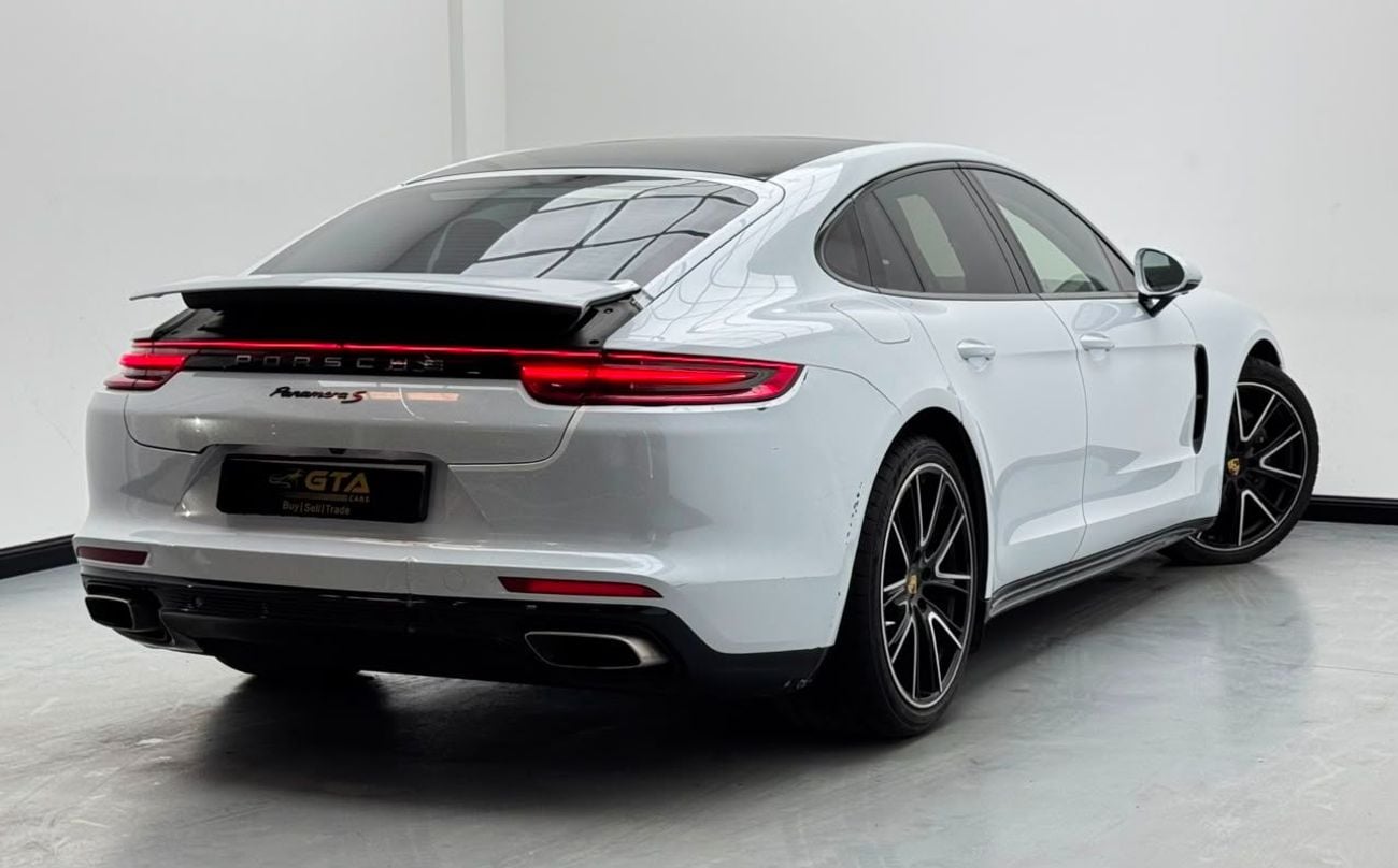 Porsche Panamera 2018 Porsche Panamera, Full Service History, Excellent Condition, GCC
