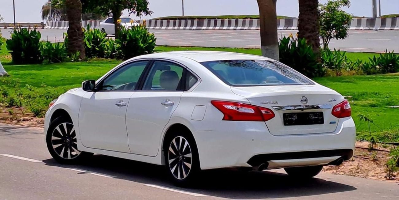 Nissan Altima 2018 2.5SV GCC (680/-MONTHLY)
