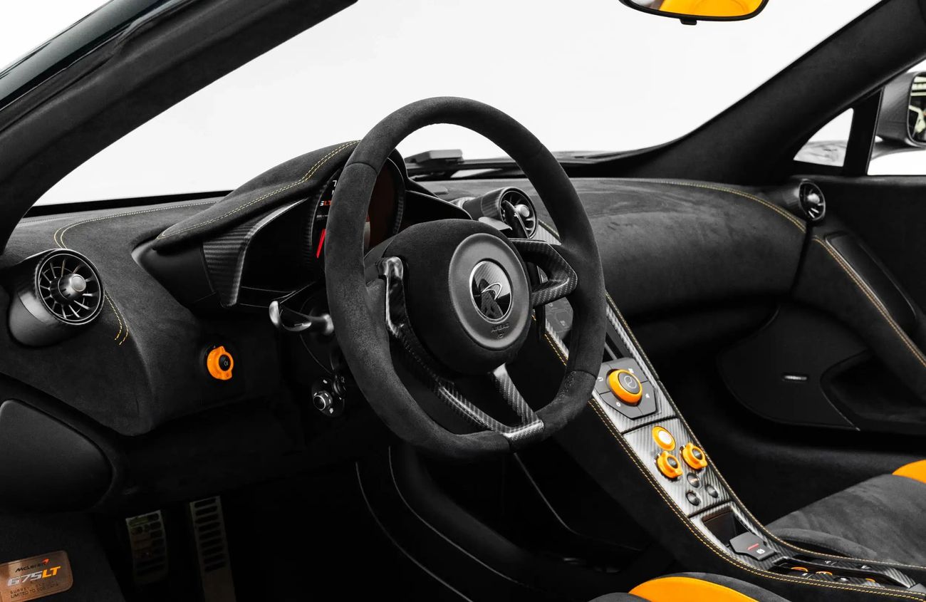 McLaren 675LT 3.8L V8 Twin-Turbocharged Engine