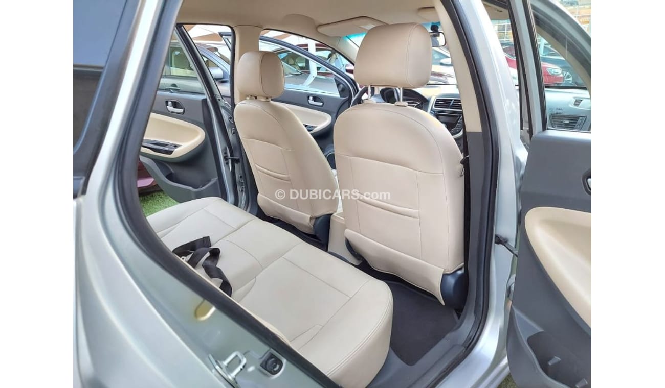 JAC J4 Jac J4 model 2016 Silver Coulour Sensor Leather seat very Condition