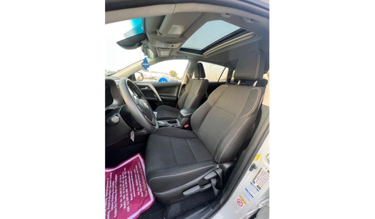 Toyota RAV4 2017 XLE SUNROOF 4x4 FULL OPTION