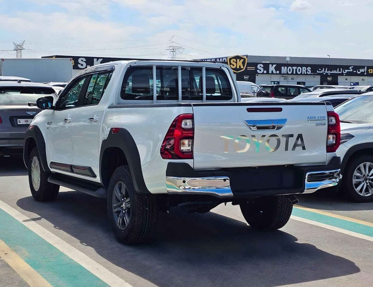 تويوتا هيلوكس SR5 TRD 4.0L PETROL SR5 TRD || 4.0L PETROL V6 4WD | WOOD INTERIOR W VISOR | BLIND SPOT | DIFFLOCK | DVD+CAMERA | READY S