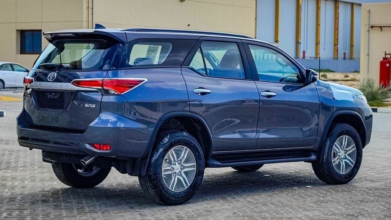 Toyota Fortuner EXR FORTUNER SR5 2.7L V4 PETROL mid options