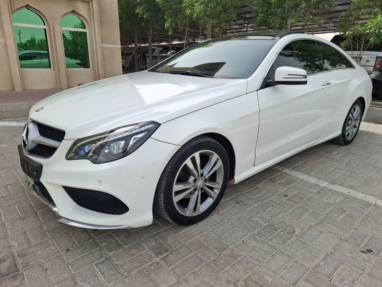 Mercedes-Benz E 200 Coupe Mercedes-Benz E200 2015 full option