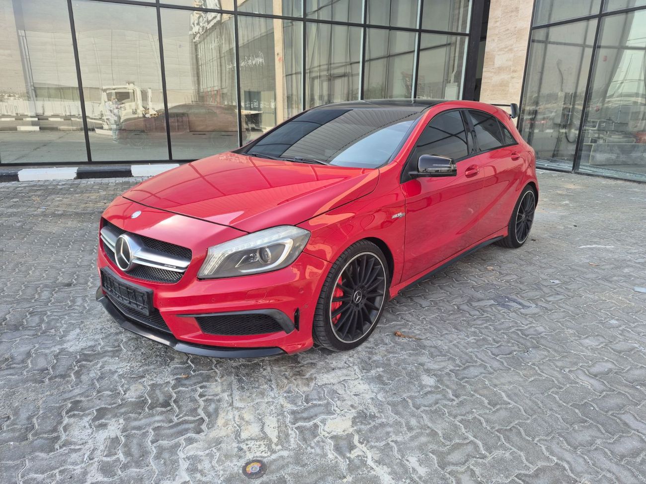 مرسيدس بنز CLA 45 AMG Std 2.0L